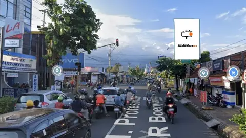 Baliho 6 × 4 m di Jl. HR Buanyamin (depan Pasar Glempang Purwokerto), Jawa Tengah