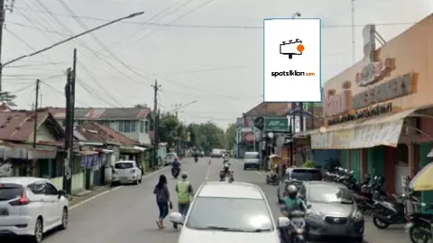Baliho 4 × 6 m di Jl. Prof Dr Suharso (Depan GOR Satria, Arah Stadion Gelora Soesilo Soedarman Unsoed), Purwokerto, Jawa Tengah