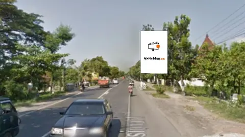 Baliho 6 × 4 m di Jl. Rembang (Samping Masjid Tireman), Jawa Tengah