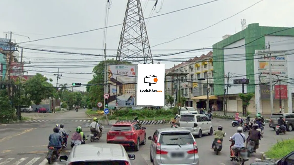 Billboard 4 × 6 m di Jl. Bukit Darmo Boulevard Space 2, Surabaya, Jawa Timur