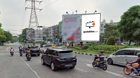 Billboard 4 × 6 m di Jl. Bukit Darmo Boulevard Space 4, Surabaya, Jawa Timur