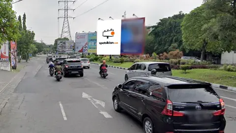 Billboard 4 × 6 m di Jl. Bukit Darmo Boulevard Space 5, Surabaya, Jawa Timur