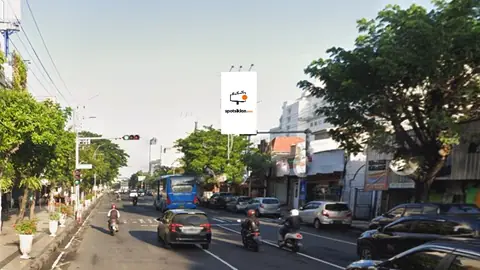 Billboard 6 × 12 m di Jl. Embong Malang 76A, Surabaya, Jawa Timur