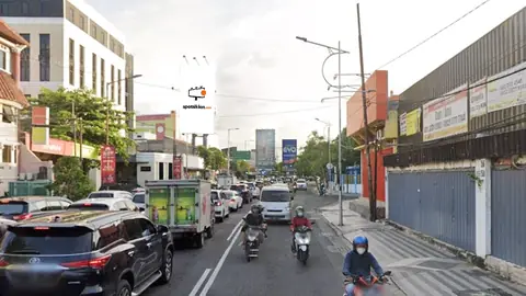 Billboard 6 × 12 m di Jl. Indragiri 61 Darmo, Surabaya, Jawa Timur