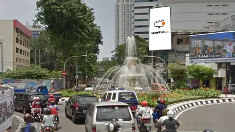 Billboard 5 × 10 m di Jl. Pemuda (Depan Granada), Surabaya, Jawa Timur