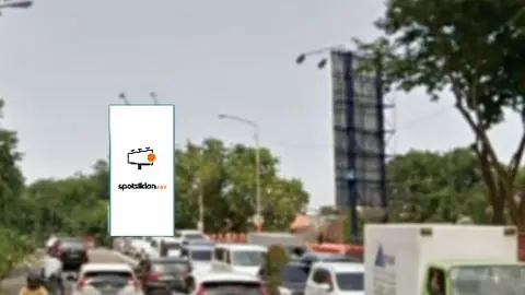 Billboard 5 × 10 m di Jl. Sulawesi (Area Pasar Keputran, Menuju WTC Mall, Grand City Mall), Surabaya, Jawa Timur