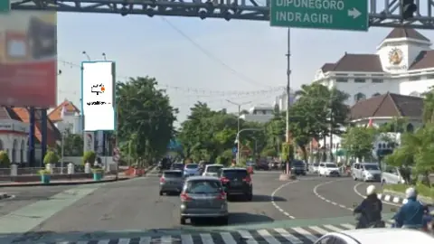 Billboard 10 × 5 m di Jl. Raya Darmo (Arah Taman Bungkul, Kebun Binatang Surabaya), Jawa Timur