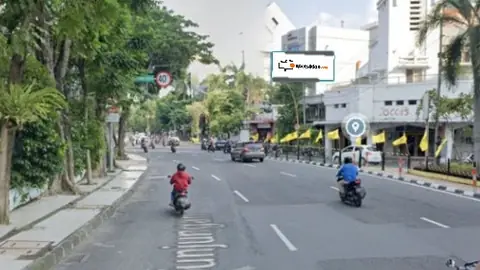Billboard 5 × 10 m di Jl. Pemuda (Dari Jl. Tunjungan ke Jl. Gubernur Suryo), Surabaya, Jawa Timur