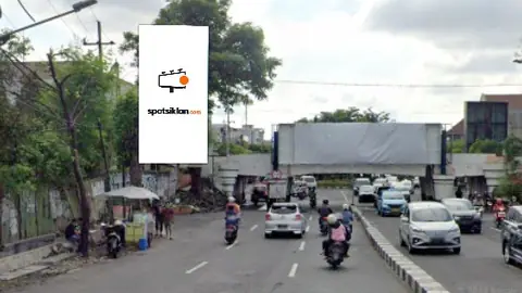 Billboard 8 × 4 m di Jl. Sulawesi (Arah Jalan Kertajaya), Surabaya, Jawa Timur