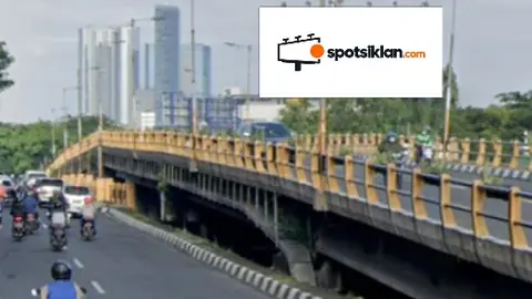 Billboard 12 × 6 m di Jl. Prof Dr Moestopo (Area Stasiun Gubeng Lama Surabaya), Jawa Timur