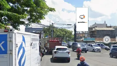 Billboard 8 × 4 m di Jl. Banyu Urip (Dari Arah Ke Banyu Urip), Surabaya, Jawa Timur