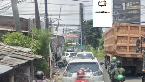 Billboard 4 × 8 m di Jl. Babatan-Menganti (Perempatan Tugu Ayam Jago Siuyng), Surabaya, Jawa Timur