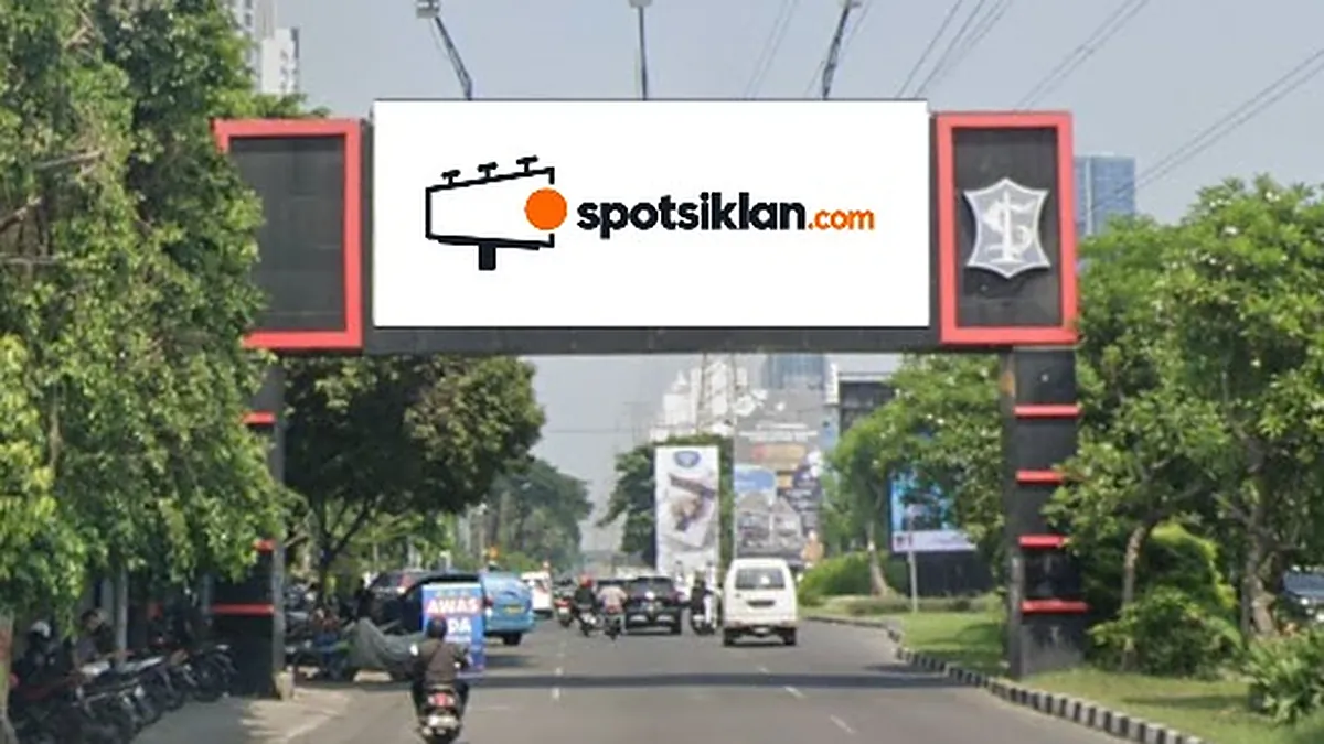 Bando Jalan 3 × 8 m di Jl. Bukit Darmo Boulevard (Menuju Pakuwon Trade Center), Surabaya, Jawa Timur