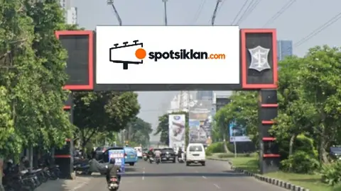 Bando Jalan 3 × 8 m di Jl. Bukit Darmo Boulevard (Menuju Pakuwon Trade Center), Surabaya, Jawa Timur