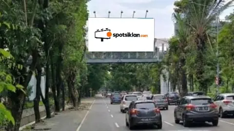 Bando Jalan 10 × 5 m di Jl. Ahmad Yani (Depan UIN Sunan Ampel Surabaya), Jawa Timur