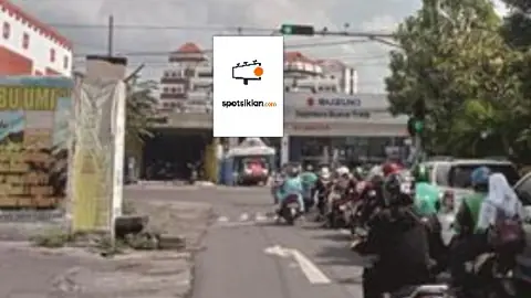 Baliho 4 × 6 m di Jl. Raya Kalirungkut (Pertigaan Pasar Rungkut Baru, Arah Transmart), Surabaya, Jawa Timur