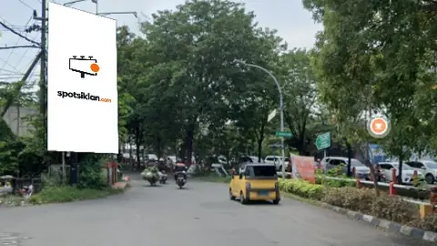 Baliho 4 × 6 m di Jl. Rungkut Madya (Depan UPN Jatim), Surabaya, Jawa Timur