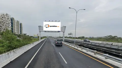 Bando Jalan 5 × 10 m di Tol Waru Km 7 + 850 (Menuju Bandara Juanda), Sidoarjo, Jawa Timur