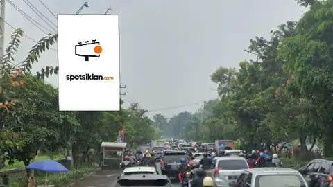 Baliho 6 × 4 m di Jl. Raya Waru (Area Giant Waru), Sidoarjo, Jawa Timur