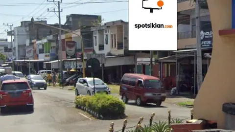 Baliho 4 × 6 m di Jl. Sultan Hasanuddin (Tugu Tani Arah ke Pasar Sidrap), Sidenreng Rappang, Sulawesi Selatan