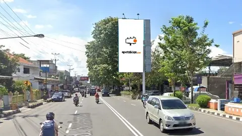 Billboard 10 × 5 m di Jl. Jendral Sudirman (Utara Pasar Kab. Sukoharjo, Jawa Tengah)