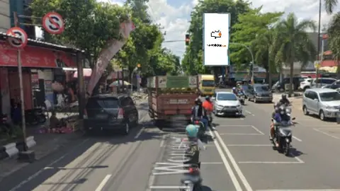Billboard 10 × 5 m di Jl. Jend. Sudirman (Selatan Pasar Ir. Soekarno Sukoharjo, Hadap Utara), Jawa Tengah