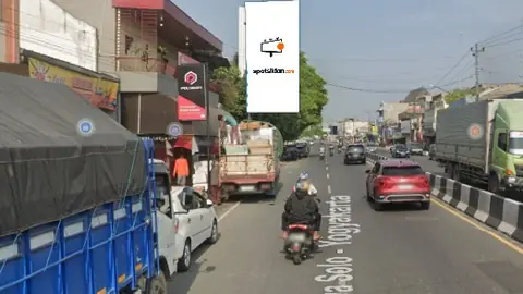 Billboard 4 × 8 m di Jl. Ahmad Yani (Depan Pasar Kartasura), Sukoharjo, Jawa Tengah