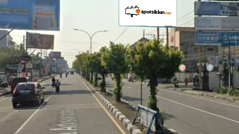 Billboard 6 × 12 m di Jl. Laksda Adisucipto (Area Timur Hotel Royal Ambarrukmo), Sleman, DI Yogyakarta