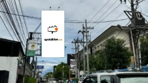 Billboard 5 × 10 m di Jl. Solo Kledokan (Depan Eastparc Hotel, Arah ke Utara), Sleman, DI Yogyakarta