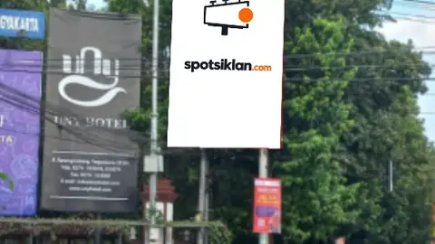Billboard 8 × 4 m di Jl. Colombo (Seberang Indomaret Point), Sleman, DI Yogyakarta