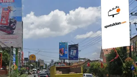 Billboard 8 × 4 m di Jl. Colombo (Timur Perempatan Sagan), Sleman, DI Yogyakarta