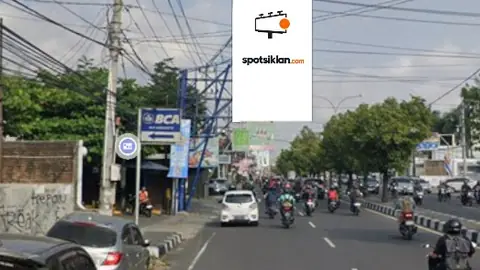 Billboard 8 × 4 m di Jl. Laksda Adisucipto (Depan BCA KCP Adisucipto), Sleman, DI Yogyakarta