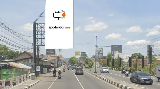 Billboard 10 × 5 m di Jl. Solo-Jogja (Pertigaan Bandara), Sleman, DI Yogyakarta