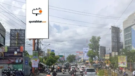 Billboard 4 × 8 m di Jl. Gejayan-Affandi (Perempatan Condong Catur, Seberang TB Toga Mas, Hadap Selatan), Sleman, DI Yogyakarta