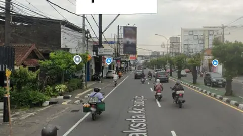 Billboard 5 × 10 m di Jl. Laksda Adisucipto (Barat Plaza Ambarukmo, Arah ke Solo), Sleman, DI Yogyakarta