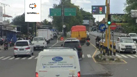 Baliho 6 × 4 m di Jl. Raya Solo - Jogja (Pertigaan Prambanan), Sleman, DI Yogyakarta