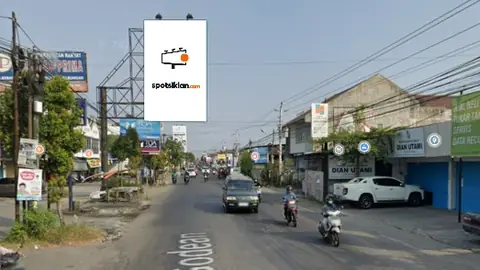 Baliho 6 × 4 m di Jl. Godean (depan Pasar Tegalreja), Sleman, DI Yogyakarta