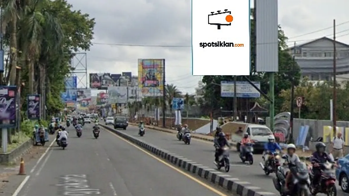 Baliho 6 × 4 m di Jl. Magelang (Depan Indogrosir MMTC), Sleman, DI Yogyakarta