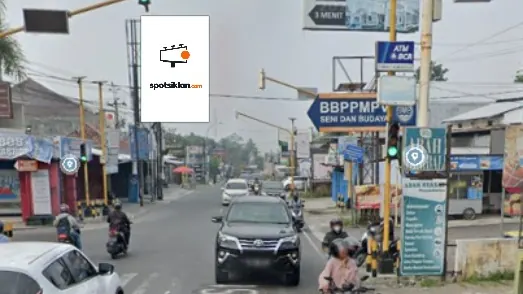 Baliho 4 × 6 m di Jl. Kaliurang (Pertigaan Jangkang), Sleman, DI Yogyakarta