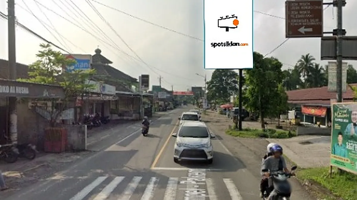 Baliho 4 × 6 m di Jl. Turi (Lampu Merah Ngablak, Arah dari Tempel), Sleman, DI Yogyakarta