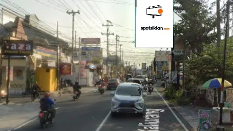 Baliho 4 × 6 m di Jl. Kaliurang (Selatan PLN, Sisi Selatan), Sleman, DI Yogyakarta