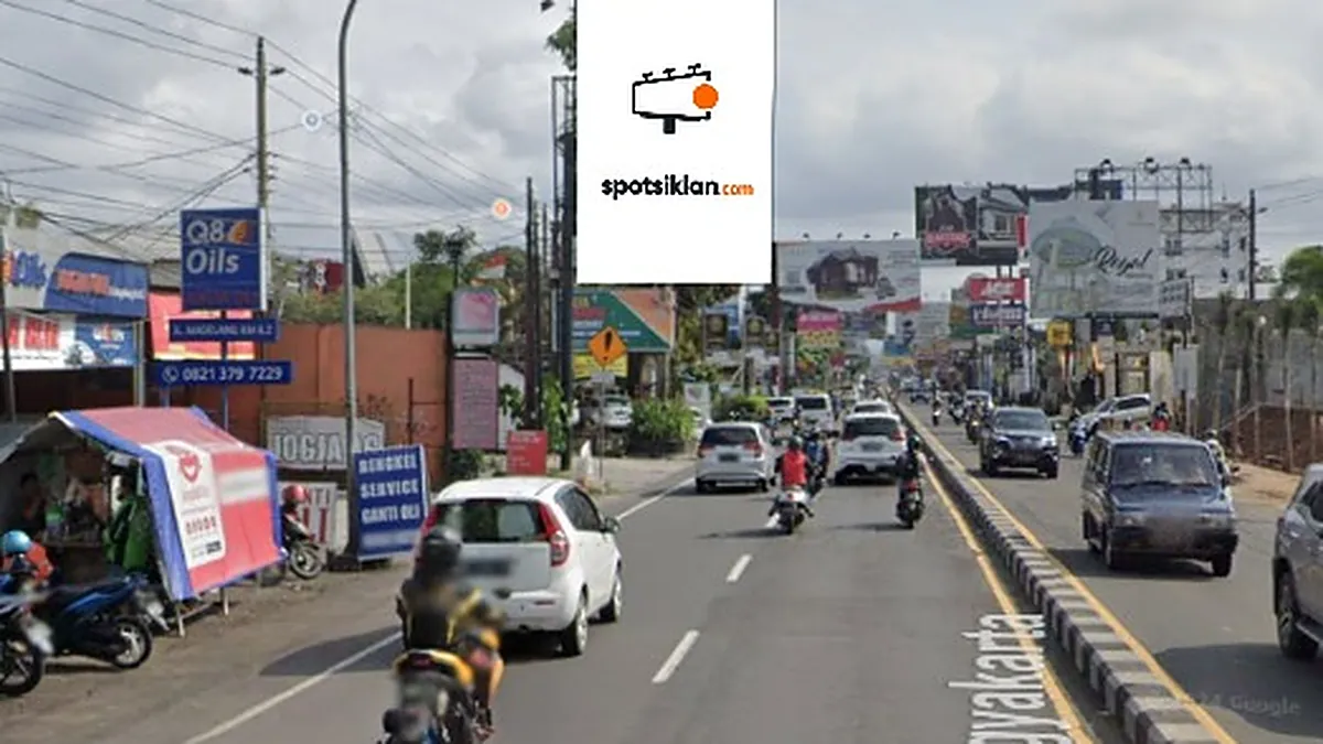 Baliho 6 × 4 m di Jl. Magelang (Depan Paradise resto, Dari Magelang ke Jogja), Sleman, DI Yogyakarta