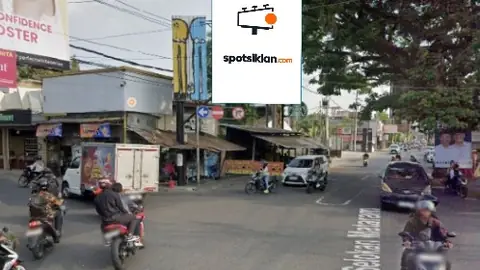Baliho 6 × 4 m di Jl. Raya Seturan (Perempatan Jl. Seturan), Sleman, DI Yogyakarta
