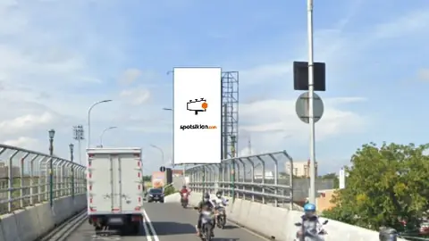 Billboard 12 × 6 m di Jl. Doktor Moewardi (Over Pass Manahan, arah Solo Paragon Mall, Jl. Slamet Riyadi), Jawa Tengah