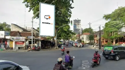 Billboard 8 × 4 m di Jl. Raden Mas Said (Perempatan Pemuda Manahan, Arah Teriminal Tirtonadi), Solo, Jawa Tengah