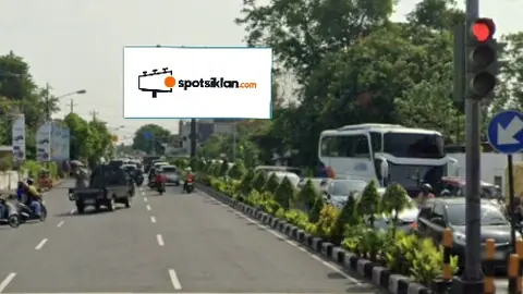 Billboard 5 × 10 m di Jl. A Yani (Pertigaan Jl. Letjen Suprapto, Arah Terminal Tirtonadi), Solo, Jawa Tengah