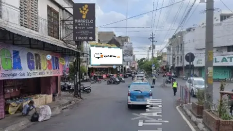 Billboard 8 × 4 m di Jl. Yos Sudarso (Area Perempatan Coyudan), Solo, Jawa Tengah