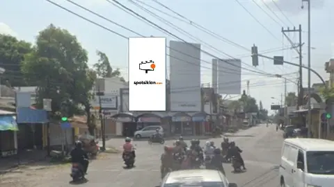 Billboard 10 × 5 m di Jl. Dr Rajiman (Pertigaan Pasar Jongke), Solo, Jawa Tengah