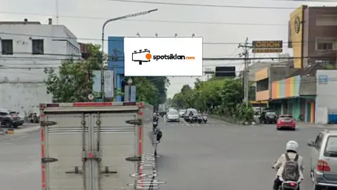 Billboard 10 × 5 m di Jl. Jend Urip Sumoharjo (Dari Pasar Gedhe), Solo, Jawa Tengah