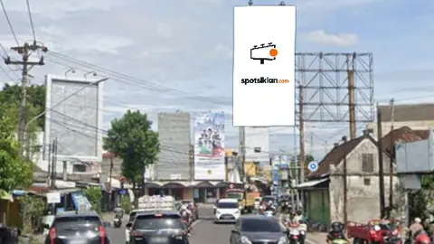 Billboard 8 × 4 m di Jl. Dr Rajiman (Menuju Pusat Oleh2 Makutho Solo), Jawa Tengah